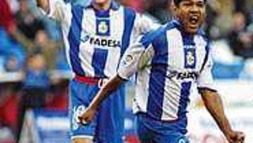 LE SOBRA EXPERIENCIA. Donato ya ha disputado 27 partidos esta temporada y está a un paso de renovar automáticamente por un año.