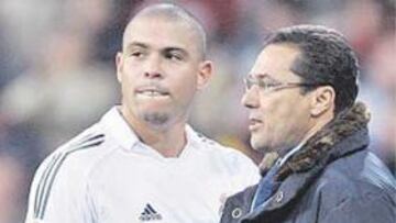 <b>SIEMPRE CON LUXA. </b>Ronaldo muestra su apoyo al técnico en el cambio.