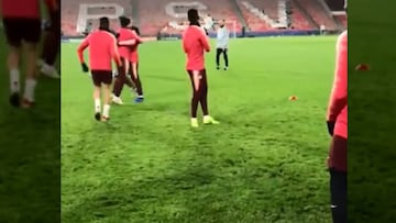 El notable túnel de Vidal que provocó risas en el Barcelona