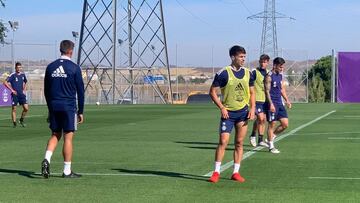 Pacheta ensaya una formación con cuatro defensas