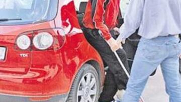 <b>CONTRATIEMPO. </b>Carlos Prieto salió del Quijote Arena en muletas. Para él, adiós a las semifinales.