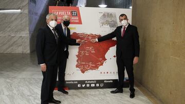 Una Vuelta a Espa?a de norte a sur y final a?ejo en Navacerrada