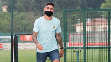 Unai Núñez entrando en Lezama.