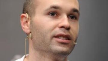Iniesta: "El campo me recuerda a los de infantiles"