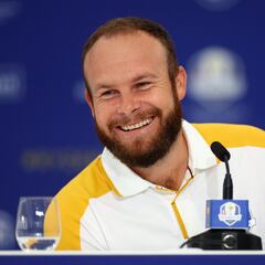 Hatton signs off press conference with “F*** off!”