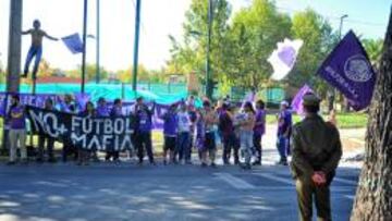 Hinchas de Concepción protagonizan incidentes en ANFP