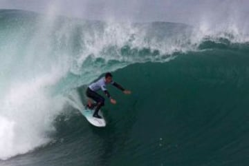 El Mundial de Surf Maui and Sons Arica Pro Tour 2015 , organizado por la Federación internacional de Surf, reune a 60 de los mejores raiders de todo el mundo. Ellos esperan domar la peligrosa ola “El Gringo” que rompe sobre las rocas, lo que la convierte en la competencia mas peligrosa en el circuito mundial.