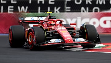 Carlos Sainz con el Ferrari durante los Libres 3 del GP de México de F1.