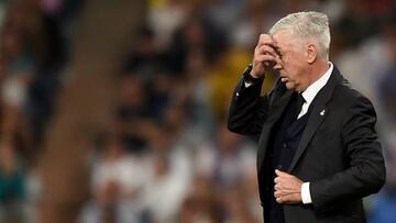 MADRID, SPAIN - OCTOBER 02: Carlo Ancelotti of Real Madrid reacts during the LaLiga Santander match between Real Madrid CF and CA Osasuna at Estadio Santiago Bernabeu on October 02, 2022 in Madrid, Spain. (Photo by Denis Doyle/Getty Images)