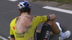 Van Aert, tras la caída.