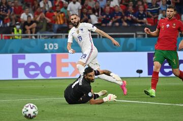 1-2. Karim Benzema marca el segundo gol.