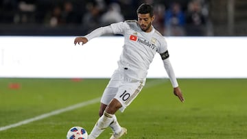 Carlos Vela picks up his fifth Player of the Week award