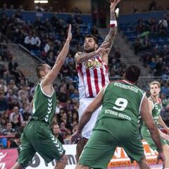 Un imperial Bourousis (44 val.) se cena al Olympiacos