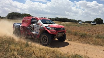 Xevi Pons en la Baja Arag&oacute;n 2018 con el Toyota Hilux de Overdrive. 