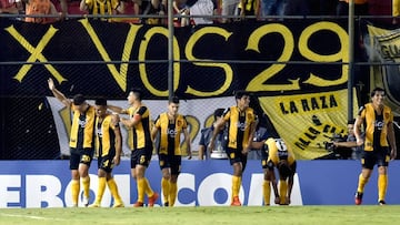 Jorge Morel celebra su segundo gol en el triunfo de Guaran&iacute; sobre Carabobo.