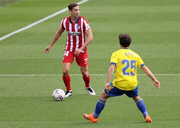 Una buena muestra de la evolución de Llorente se entiende a través de su participación en los esquemas de Simeone. El ‘14’ superó en Cádiz, en la jornada 21, los minutos disputados en toda la temporada pasada (1.721). Si el curso pasado fue el decimocuarto en minutos disputados de la plantilla, esta lleva ya 2.471', el cuarto que más tras Oblak, Savic y Koke. 