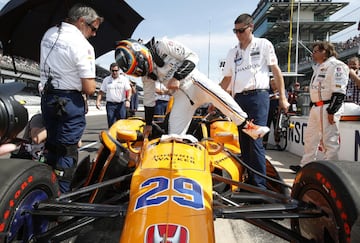 Fernando Alonso dejó de competir en el Gran Premio de Mónaco de 2017 para poder disputar las 500 millas de Indianapolis. El asturiano hizo una buena carrera pero tuvo que abandonar a falta de 20 vueltas para el final tras romper el motor. 