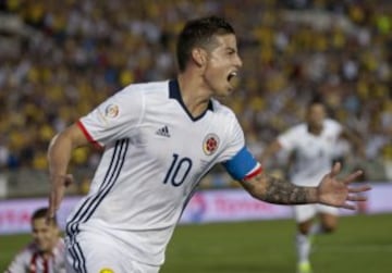 A James, el blanco de la Selección le sienta mejor