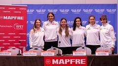 Las jugadoras del equipo de España de la Billie Jean King Cup, junto a Anabel Medina en la rueda de prensa previa a la eliminatoria contra México.