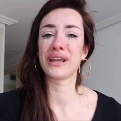 Adara anuncia entre lágrimas que cierra su canal de Mtmad