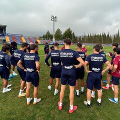 El balón vuelve a rodar en Buñol tras la DANA