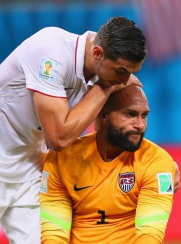 Geoff Cameron y Tim Howard.