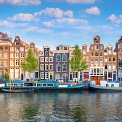 Le asignan a esta anciana una casa de 27 metros cuadrados y recurre al ingenio para que parezca más grande