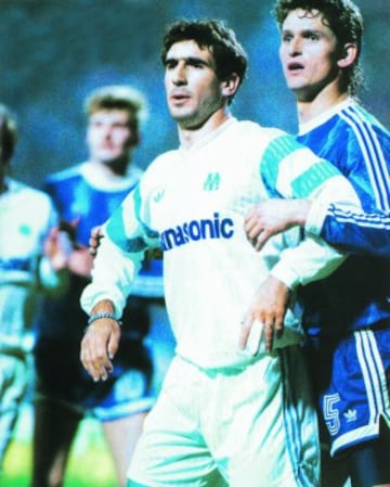 Debutó en el Auxerre en 1983. Pasó por Martignes y Auxerre de nuevo antes de fichar en 1988 por el Olympique de Marsella. Regresó al club francés en el año 90 tras un breve paso por el Girondins y el Montpellier.