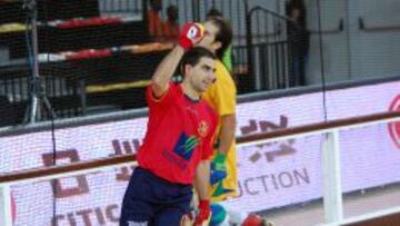 Marc Gual celebra el primer gol de Espa&ntilde;a frente a Brasil.