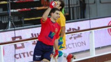 Marc Gual celebra el primer gol de Espa&ntilde;a frente a Brasil.