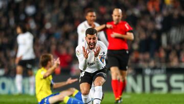 VALENCIA, SPAIN - JANUARY 06: Jose Gaya of Valecia laments during the spanish league, La Liga Santander, football match played between Valencia CF and Cadiz CF at Mestalla stadium on January 6, 2023, in Valencia, Spain. (Photo By Ivan Terron/Europa Press via Getty Images)