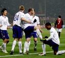 Dos golazos de Rooney y otro de tacón de Seedorf