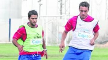 <b>ILUSIONADOS. </b>La plantilla recreativista mira ya a su torneo, El Colombino.