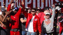 KANSAS CITY, MISSOURI - FEBRUARY 14: Patrick Mahomes #15 of the Kansas City Chiefs addresses the crowd during the Kansas City Chiefs Super Bowl LVIII victory parade on February 14, 2024 in Kansas City, Missouri.   Jamie Squire/Getty Images/AFP (Photo by JAMIE SQUIRE / GETTY IMAGES NORTH AMERICA / Getty Images via AFP)