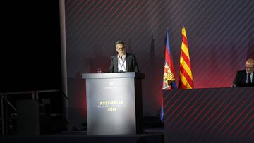 V&iacute;ctor Font, en la Asamblea con &Oacute;scar Grau de fondo.