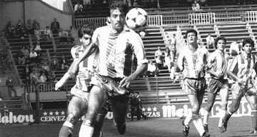 Iñaki, defendiendo el esférico en un encuentro del Espanyol aquella temporada.