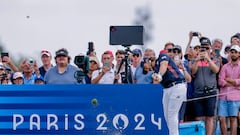 What happens if there is a tie for one of the medals in the golf tournament at the 2024 Olympics in Paris?