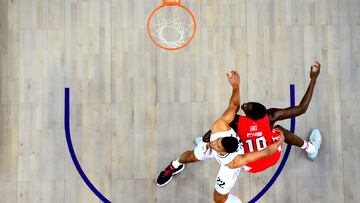 Edy Tavares y Moustapha Fall, en la pasada final de la Euroliga el 21 de mayo en Kaunas.