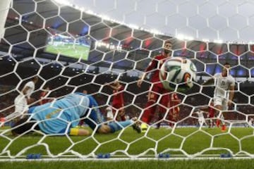 Con goles de Eduardo Vargas y Charles Aránguiz, la Roja derrotó a España en el Maracaná, el 18 de junio del 2014.