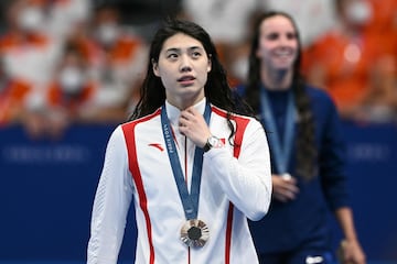 Bronze medallist China's Zhang Yufei reacts after the women's 200m butterfly swimming event during the Paris 2024 Olympic Games at the Paris La Defense Arena in Nanterre, west of Paris, on August 1, 2024. (Photo by SEBASTIEN BOZON / AFP)