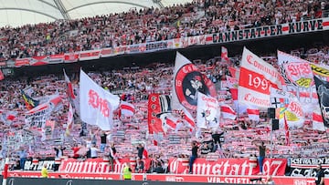 La grada Canstatter Kruve durante un partido del Stuttgart en el MHPArena la pasada temporada.