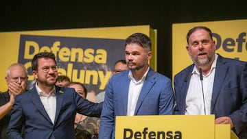 El candidato n¨²mero 1 de ERC por Barcelona al Congreso de los Diputados, Gabriel Rufi¨¢n, comparece tras conocer los resultados de la jornada electoral de los comicios generales, en la estaci¨®n del Nord donde se ha reunido Esquerra Republicana de Catalunya (ERC), a 23 de julio de 2023, en Barcelona, Catalunya (Espa?a). Todos los espa?oles han sido llamados hoy, 23 de julio de 2023, para elegir a sus representantes para los pr¨®ximos cuatro a?os. Est¨¢n en juego 350 esca?os en el Congreso y 208 en el Senado (ya que 57 de los 265 senadores lo son por designaci¨®n auton¨®mica), que tendr¨¢n que elegir al pr¨®ximo Gobierno.
23 JULIO 2023;23J;ELECCIONES GENERALES;ESQUERRA;ERC;SEGUIMIENTO ELECTORAL;
Lorena Sop¨ºna / Europa Press
24/07/2023