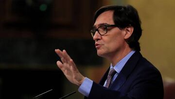 MADRID, 15/10/2020.- El ministro de Sanidad, Salvador Illa, durante su comparecencia ante el pleno del Congreso para informar del Decreto por el que se declara el estado de alarma en nueve municipios de la Comunidad de Madrid, entre ellos la capital, para tratar de frenar la expansión del coronavirus, una medida que este viernes cumple una semana. EFE/Fernando Alvarado