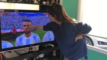 Actriz persigna a la Albiceleste antes de su partido