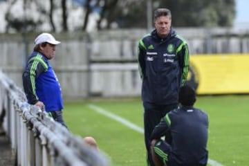 Luego de que la Selección Nacional quedara cuarto lugar del Hexagon Final y tuviera que ir a Nueva Zelanda a disputar el partido de repechaje, los directivos de la Federación trajeron a Ricardo Peláez y a Miguel Herrera para encargarse del proyecto de llevar a México a la Copa del Mundo Brasil 2014.