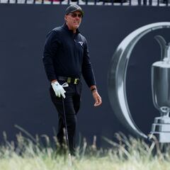 Phil Mickelson demands PGA Tour action on LIV Golf stars