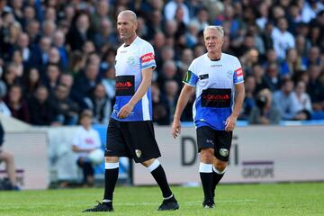 Zinedine Zidane y Didier Deschamps.