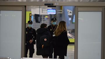 Madrid detecta cuatro casos de la nueva cepa del coronavirus y anuncia nuevos confinamientos