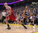 Nada por aquí, nada por allá... Gortat aún está buscando a Curry