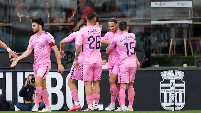 La remontada del Eldense tiene en vilo a cinco equipos